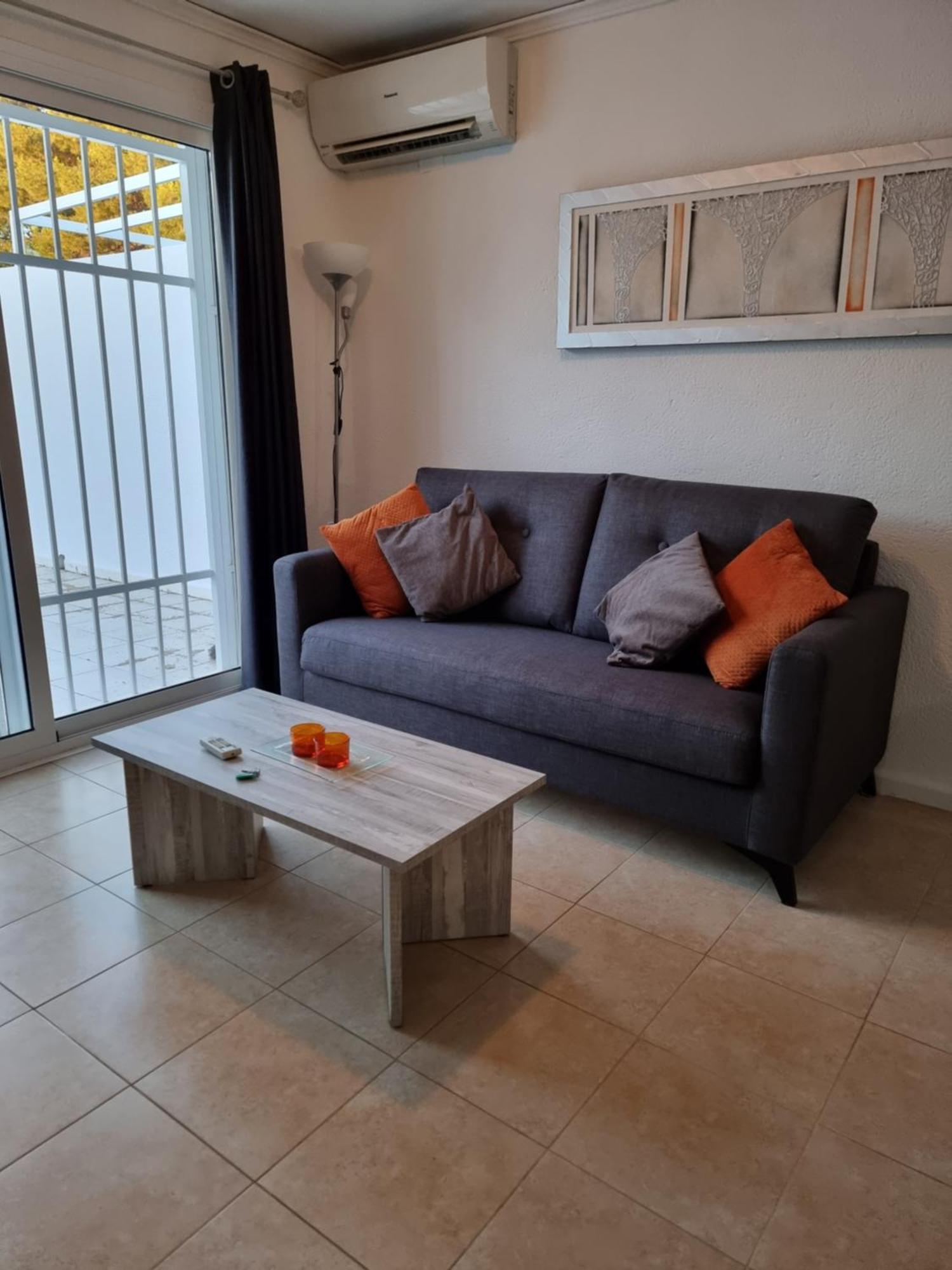Immaculate And Modern 1 Bedroomed Apartment 데니아 외부 사진
